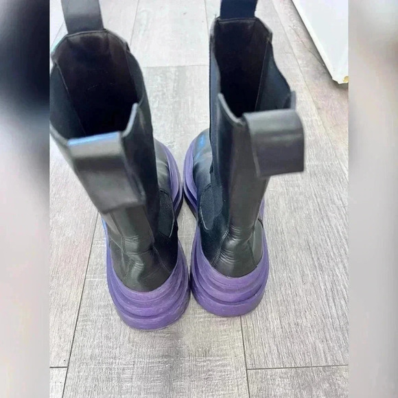 Bottega Veneta Tire Chelsea Boots Size 7.5 Vegan Leather - Picture 6 of 9